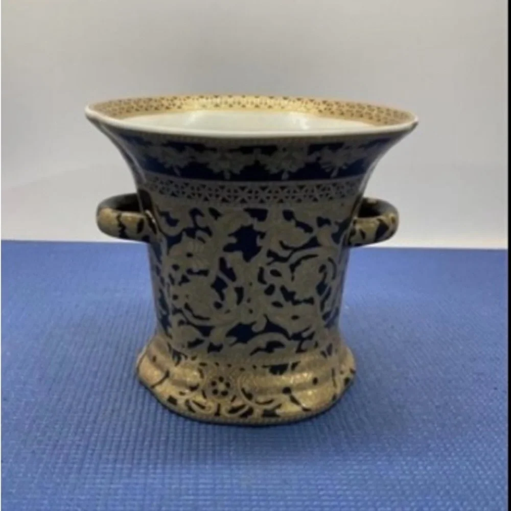 Asian Gold & Black Asian Ring Porcelain Vase  Handpainted Handcrafted‎ 7.5Wx7”T